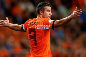 国际帆船赛激战正酣，顶尖选手逐浪争锋