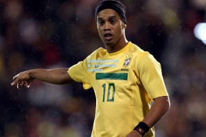 亚洲杯赛场见证不朽传奇 三位老将用坚持定义足球精神