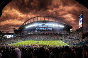 谢菲联主帅怀尔德中场失控飞踢误伤己队球迷 裁判果断出示红牌驱逐