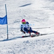 中超联赛激战正酣，争冠保级悬念迭起